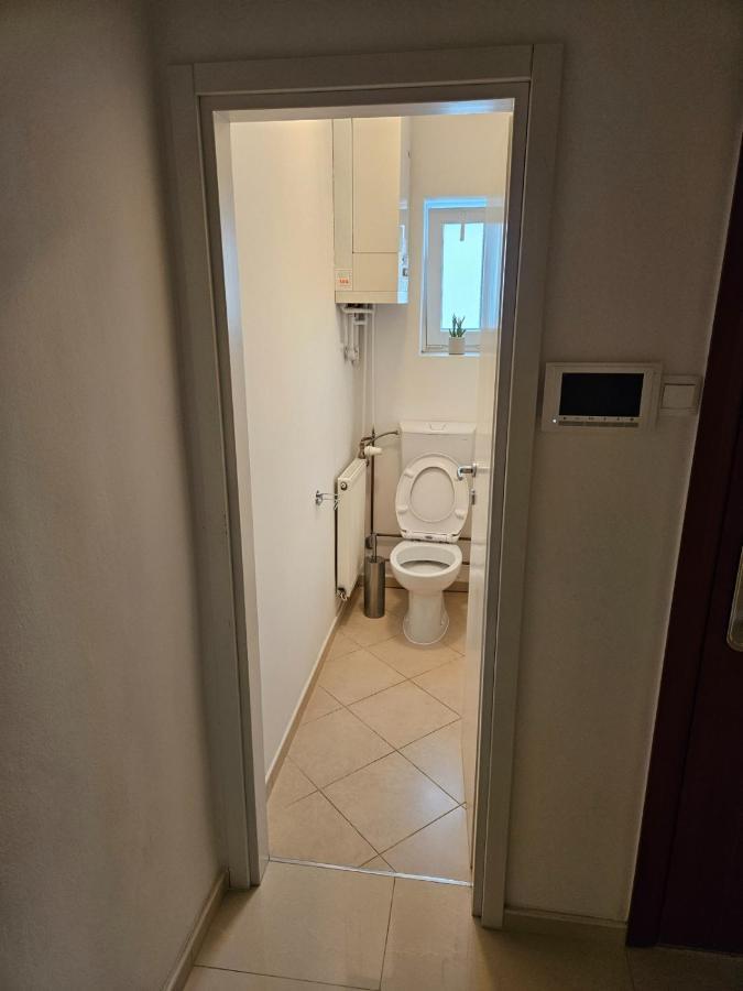 Comfort Rooms Remiza - Free Private Parking - Self Check-In Zagreb Exterior photo