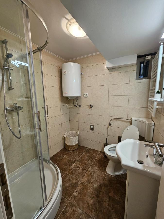 Comfort Rooms Remiza - Free Private Parking - Self Check-In Zagreb Exterior photo