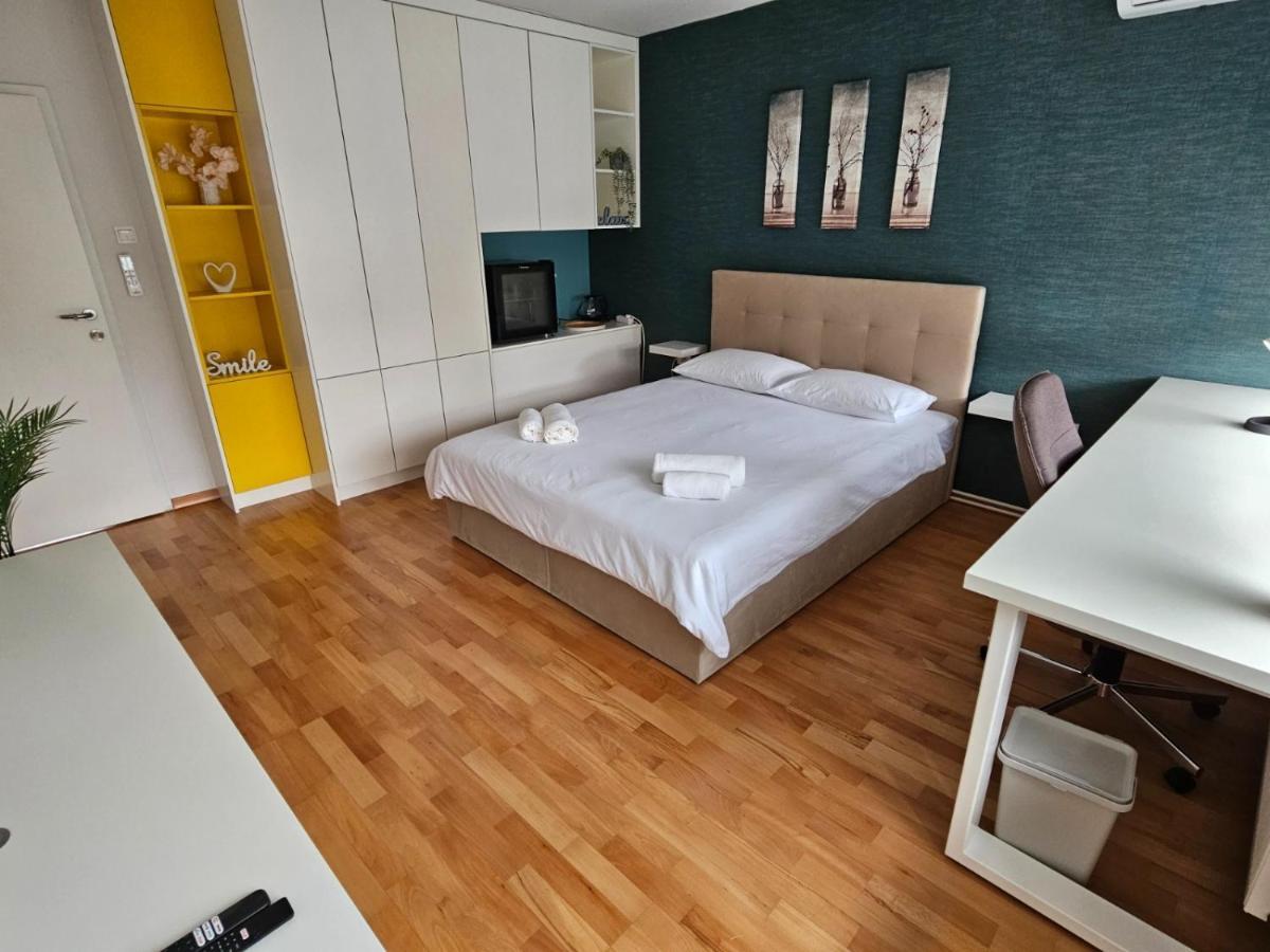Comfort Rooms Remiza - Free Private Parking - Self Check-In Zagreb Exterior photo