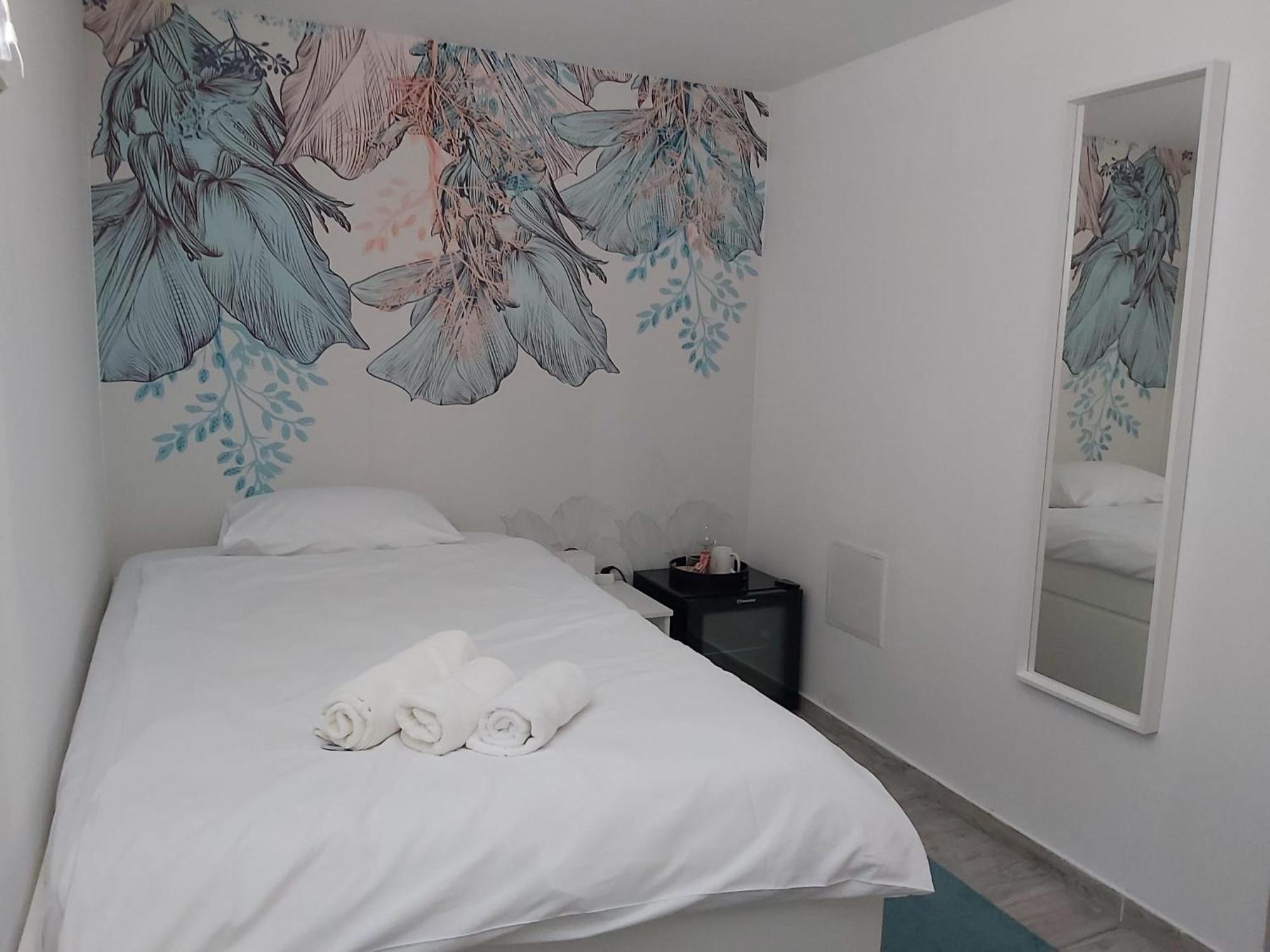 Comfort Rooms Remiza - Free Private Parking - Self Check-In Zagreb Exterior photo