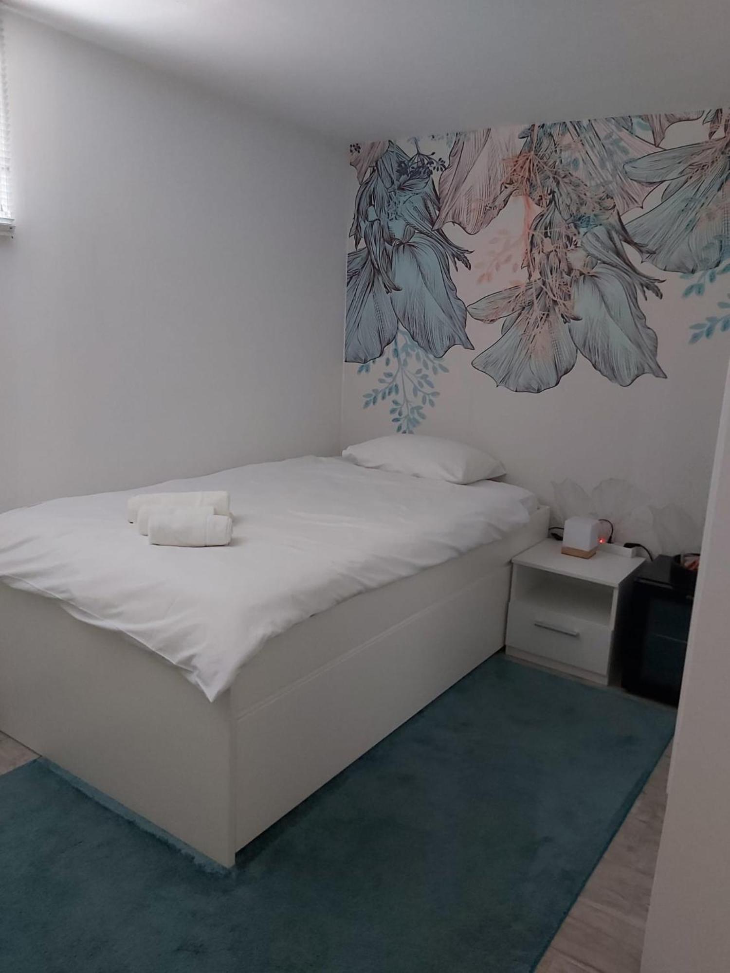 Comfort Rooms Remiza - Free Private Parking - Self Check-In Zagreb Exterior photo